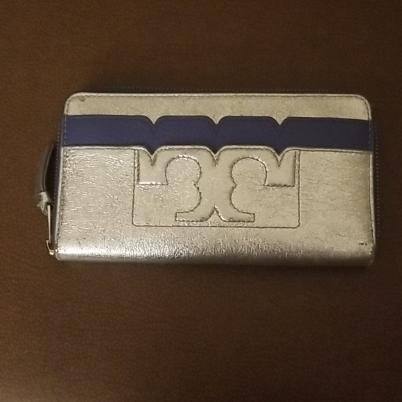 Silver Tory Burch Wallet - Picture 1 of 10